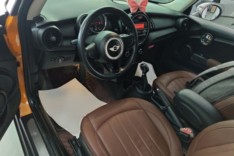 Used MINI 2016 1.2T ONE Center Console