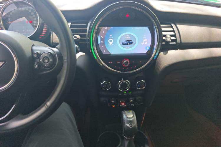 Used MINI 2016 1.2T ONE Pioneer Edition Audio And AC Panel