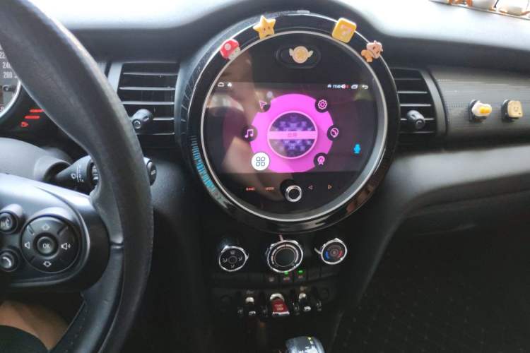 Used MINI 2016 1.5T COOPER Five-Door Edition Audio And AC Panel