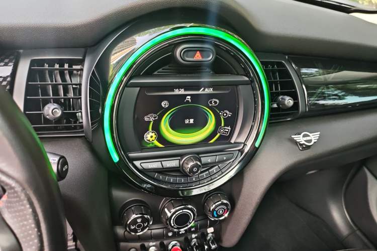 Used MINI 2016 2.0T COOPER S Five-Door Edition Audio And AC Panel
