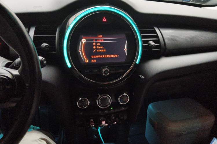 Used MINI 2016 1.5T COOPER Five-Door Edition Audio And AC Panel