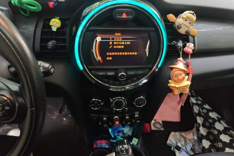 Used MINI 2016 1.5T COOPER Five-Door Edition Audio And AC Panel