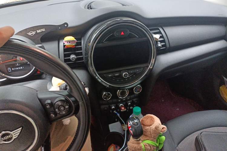 Used MINI 2016 1.2T ONE Pioneer Edition Five-Door Version Audio And AC Panel