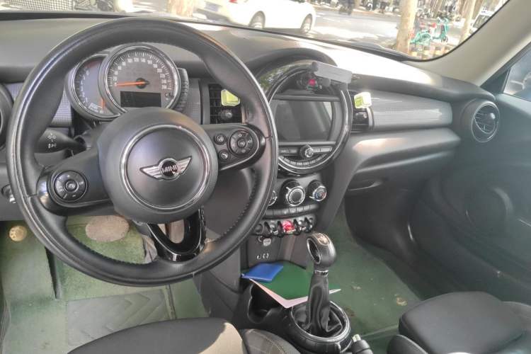 Used MINI 2016 1.5T COOPER Center Console