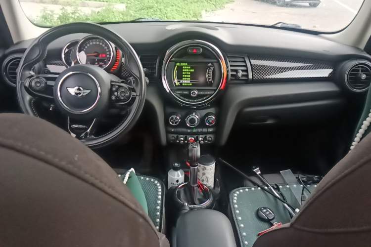 Used MINI 2016 2.0T COOPER S Five-Door Edition Center Console