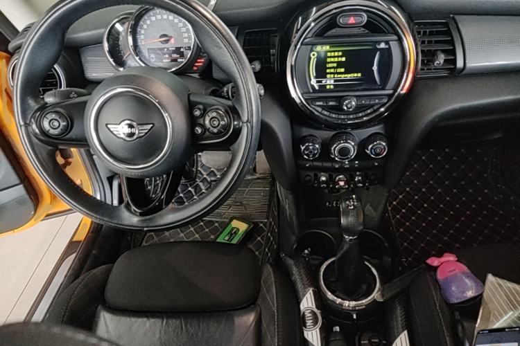 Used MINI 2016 1.5T COOPER Center Console
