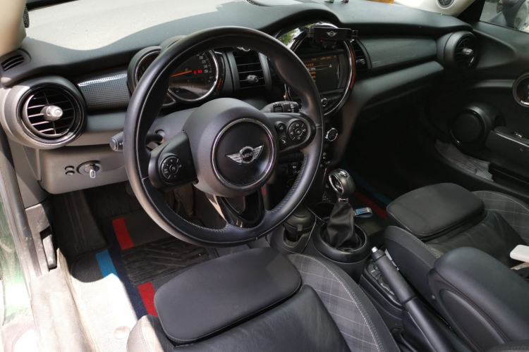 Used MINI 2016 1.5T COOPER Center Console