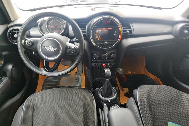 Used MINI 2016 1.5T COOPER Five-Door Edition Center Console