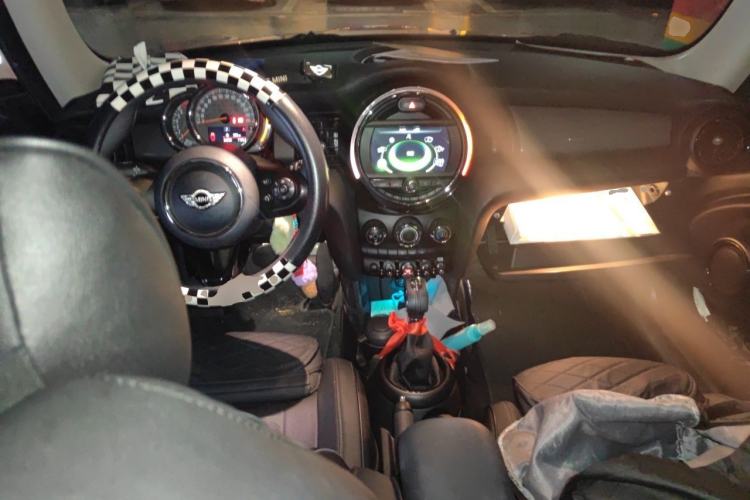 Used MINI 2016 1.5T COOPER Center Console