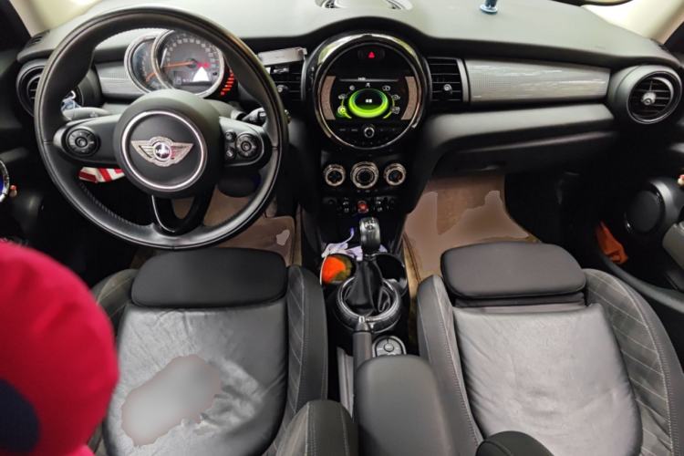 Used MINI 2016 1.5T COOPER Five-Door Edition Center Console