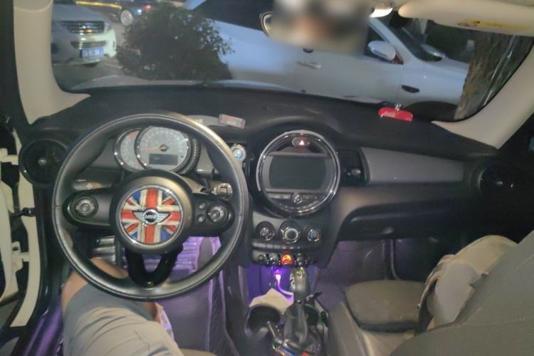 Used MINI 2016 1.5T COOPER Center Console