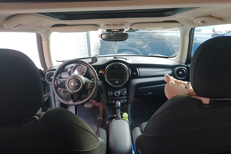 Used MINI 2016 1.5T COOPER Center Console
