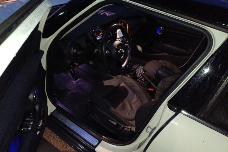 Used MINI 2016 1.5T COOPER Five-Door Edition Driver Seat