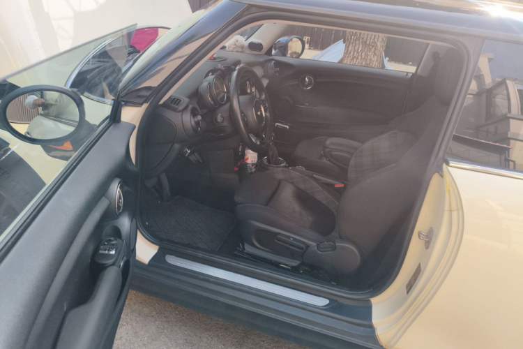 Used MINI 2016 1.5T COOPER Driver Seat