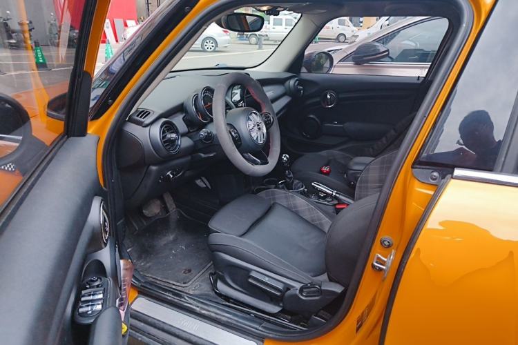 Used MINI 2016 1.5T COOPER Five-Door Edition Driver Seat