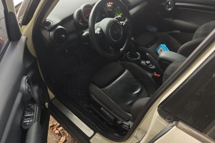 Used MINI 2016 1.5T COOPER Five-Door Edition Driver Seat