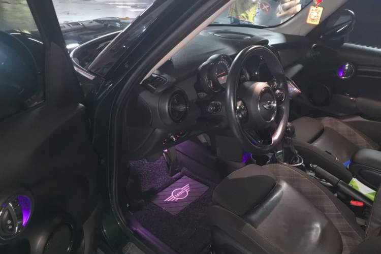 Used MINI 2016 1.5T COOPER Five-Door Edition Driver Seat