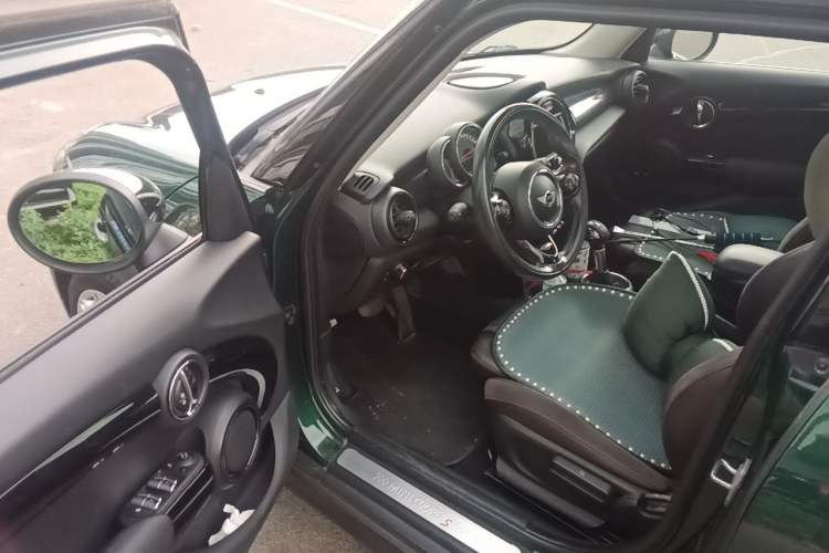 Used MINI 2016 2.0T COOPER S Five-Door Edition Driver Seat