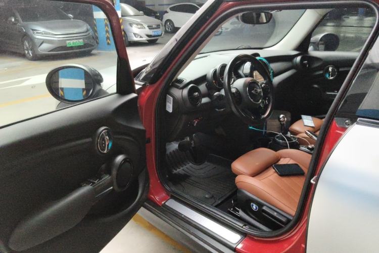 Used MINI 2016 1.5T COOPER Five-Door Edition Driver Seat