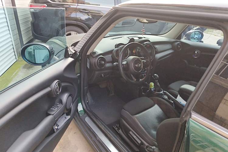 Used MINI 2016 1.5T COOPER Driver Seat