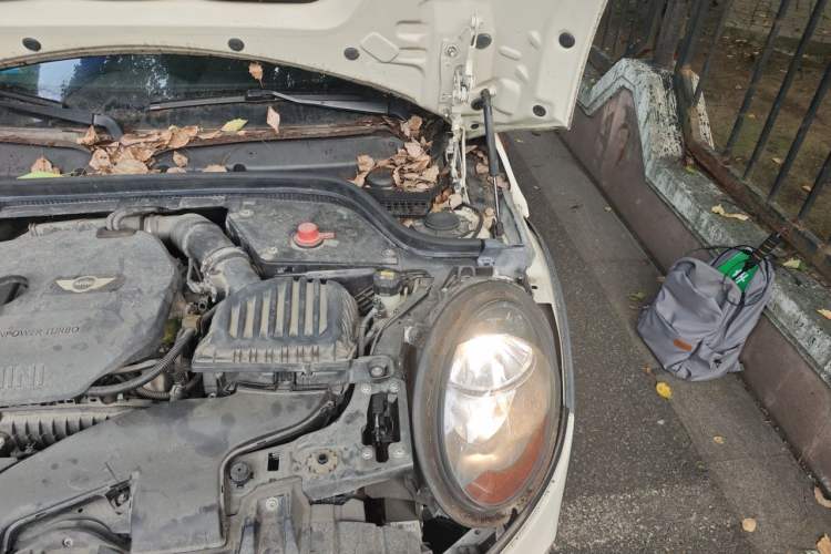 Used MINI 2016 1.5T COOPER Five-Door Edition Engine Bay Left