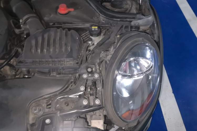Used MINI 2016 1.5T COOPER Five-Door Edition Engine Bay Left