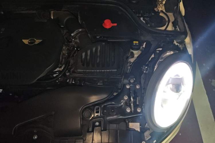 Used MINI 2016 1.5T COOPER Five-Door Edition Engine Bay Left