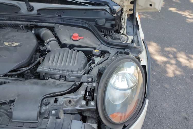 Used MINI 2016 1.5T COOPER Five-Door Edition Engine Bay Left
