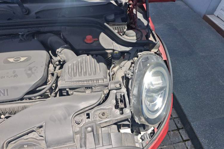 Used MINI 2016 1.5T COOPER Five-Door Edition Engine Bay Left
