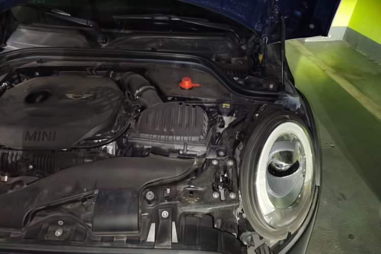 Used MINI 2016 2.0T COOPER S Pioneer Edition Engine Bay Left