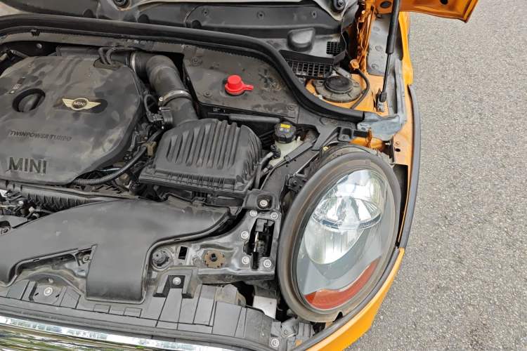 Used MINI 2016 1.5T COOPER Five-Door Edition Engine Bay Left
