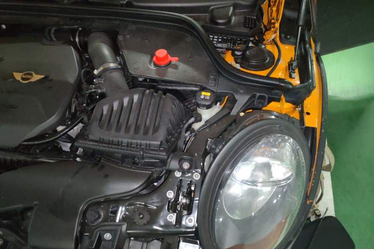Used MINI 2016 1.5T COOPER Five-Door Edition Engine Bay Left