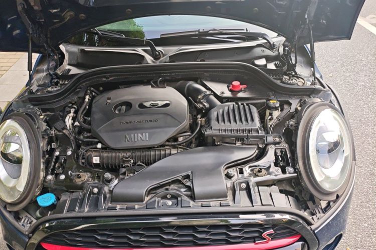 Used MINI 2016 2.0T COOPER S Five-Door Edition Engine Bay