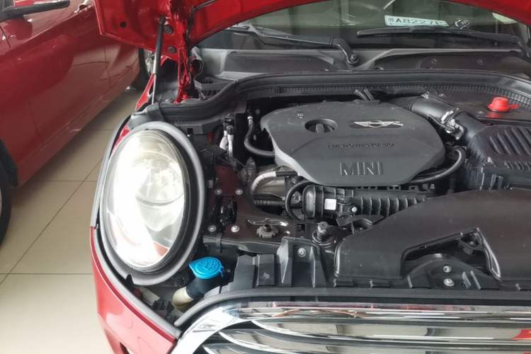 Used MINI 2016 1.5T COOPER Five-Door Edition Engine Bay Right