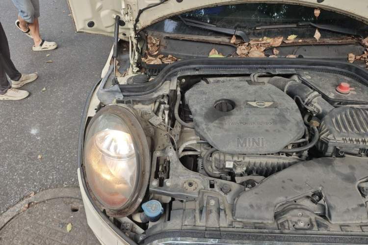 Used MINI 2016 1.5T COOPER Five-Door Edition Engine Bay Right