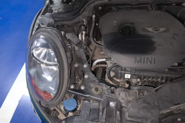 Used MINI 2016 1.5T COOPER Five-Door Edition Engine Bay Right