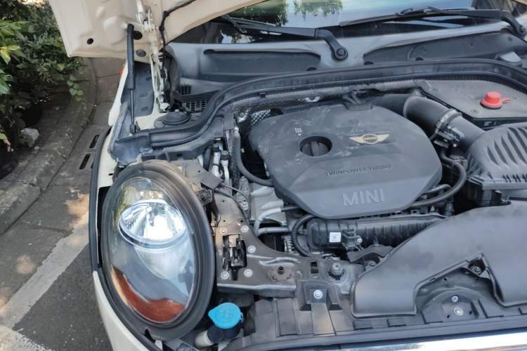 Used MINI 2016 1.5T COOPER Five-Door Edition Engine Bay Right