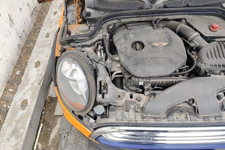 Used MINI 2016 1.5T COOPER Five-Door Edition Engine Bay Right