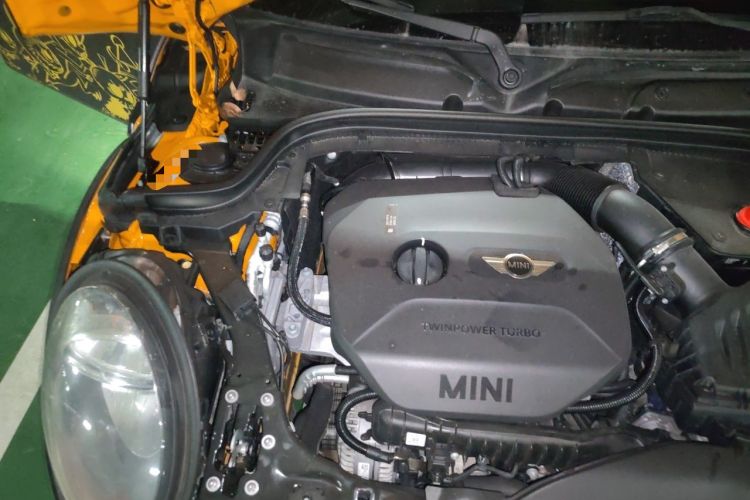 Used MINI 2016 1.5T COOPER Five-Door Edition Engine Bay Right