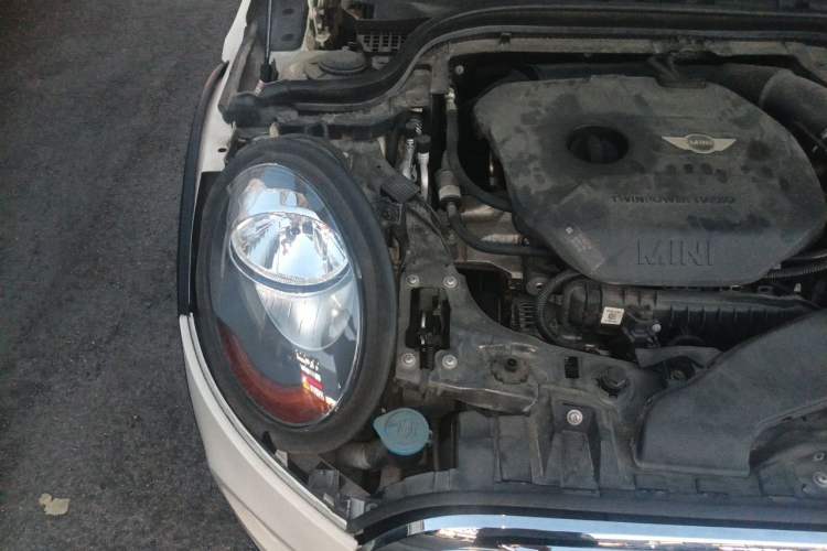 Used MINI 2016 1.5T COOPER Five-Door Edition Engine Bay Right
