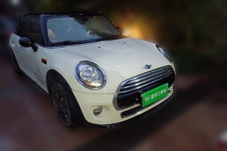 Used MINI 2016 1.5T COOPER Five-Door Edition Front Right 45 Deg