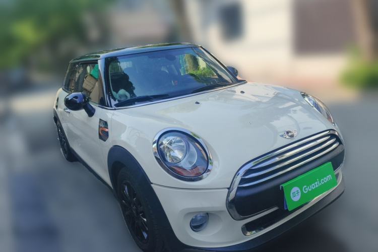 Used MINI 2016 1.5T COOPER Front Right 45 Deg