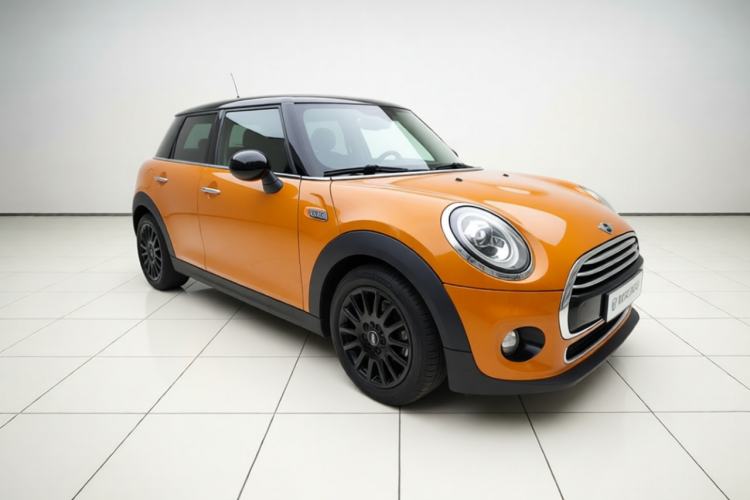 Used MINI 2016 1.5T COOPER Five-Door Edition Front Right 45 Deg