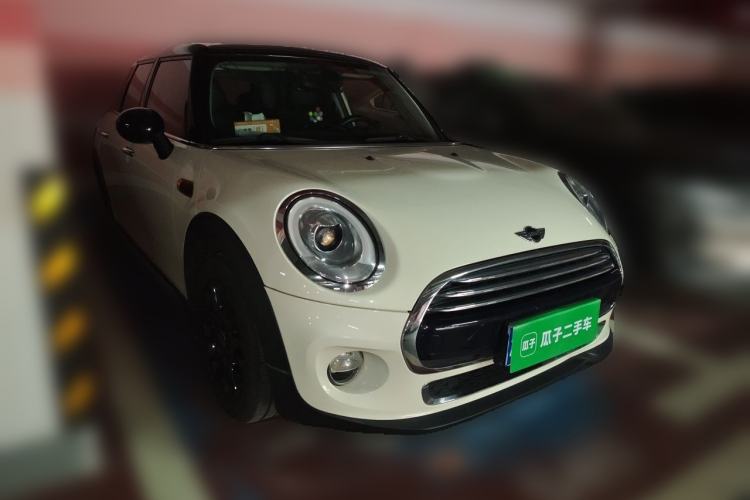 Used MINI 2016 1.5T COOPER Five-Door Edition Front Right 45 Deg