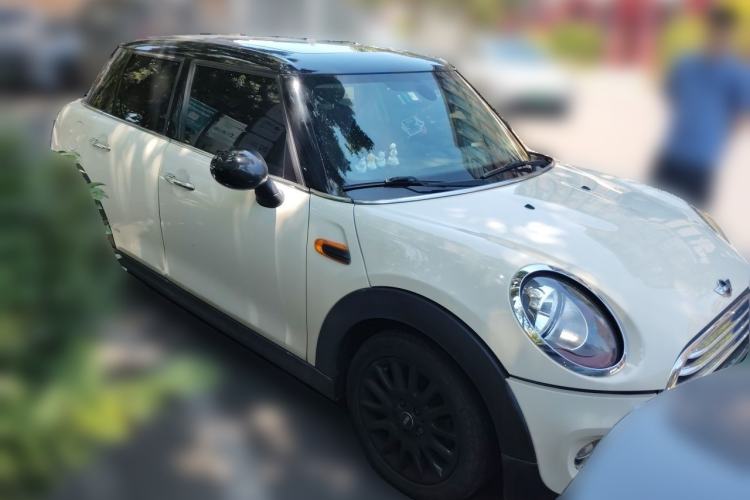 Used MINI 2016 1.5T COOPER Five-Door Edition Front Right 45 Deg