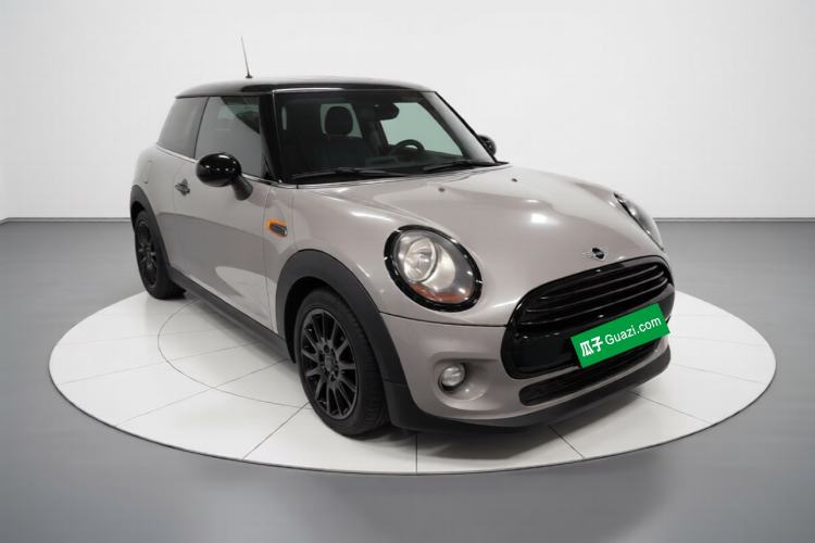 Used MINI 2016 1.5T COOPER Front Right 45 Deg