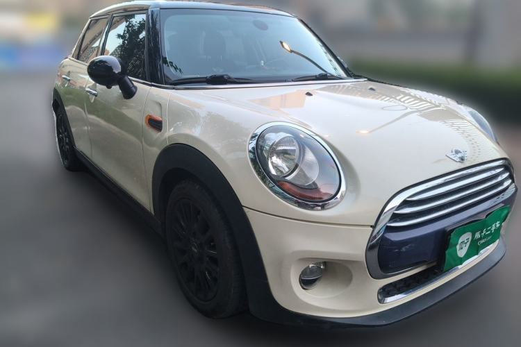 Used MINI 2016 1.5T COOPER Five-Door Edition Front Right 45 Deg