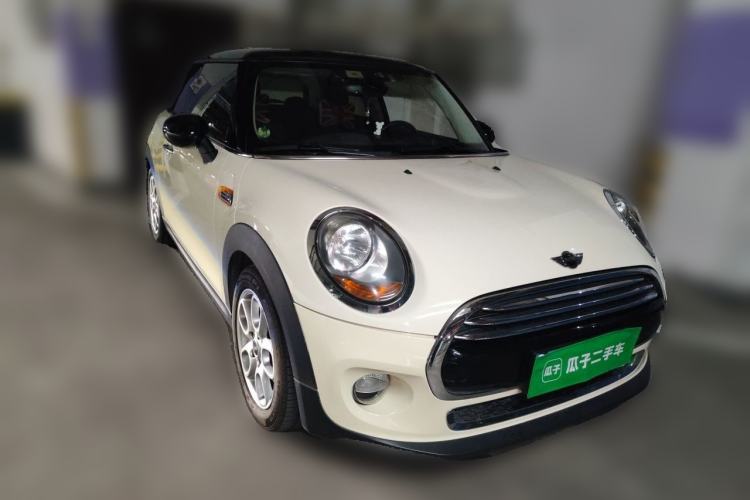 Used MINI 2016 1.5T COOPER Front Right 45 Deg