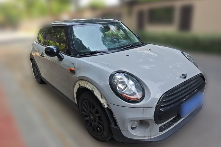 Used MINI 2016 1.5T COOPER Front Right 45 Deg