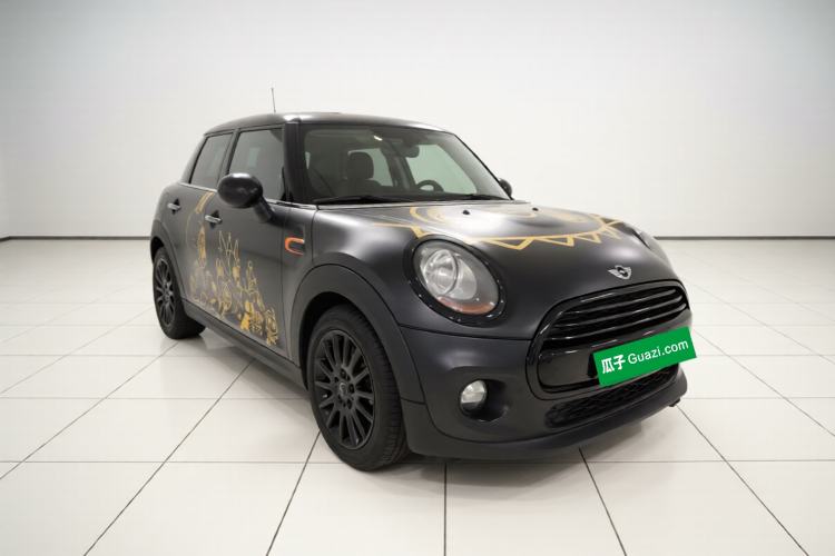 Used MINI 2016 1.5T COOPER Five-Door Edition Front Right 45 Deg